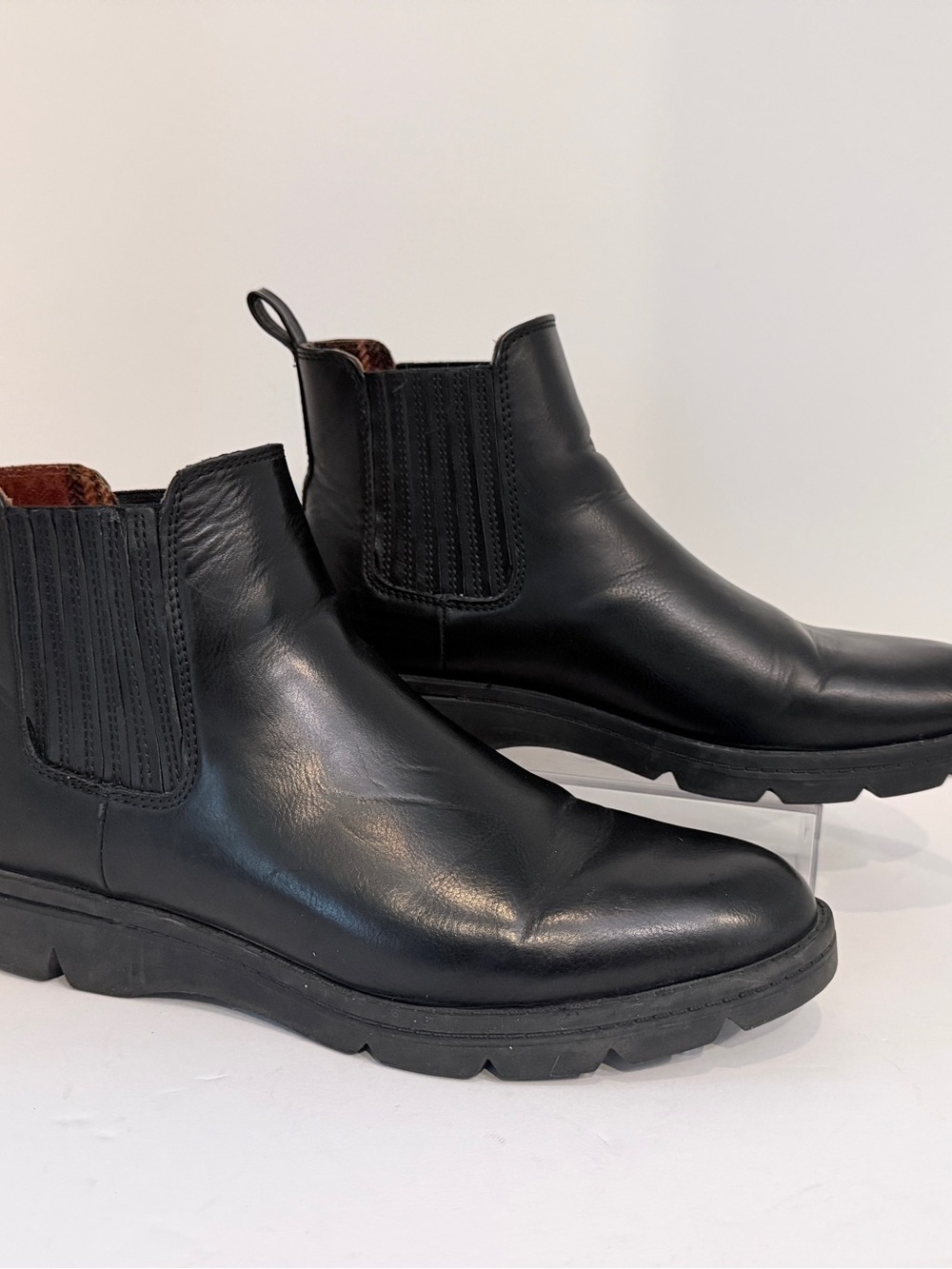 Women’s Black Chelsea Boots - Sleek Pull-On Design